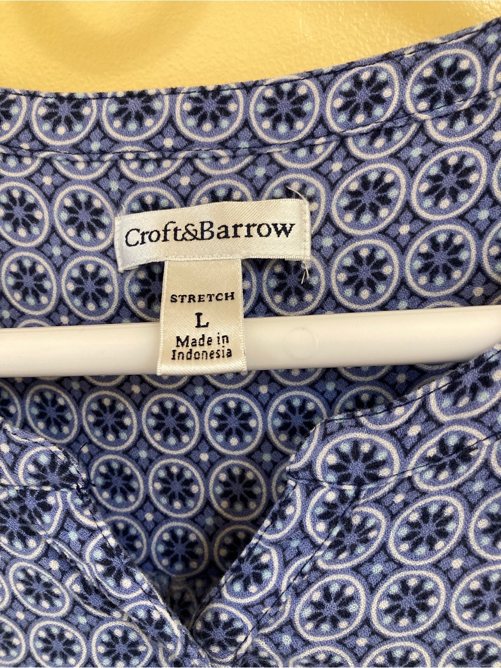 Croft & Barrow Geometric Blouse in Blue & White Size Large - Picture 3 of 3